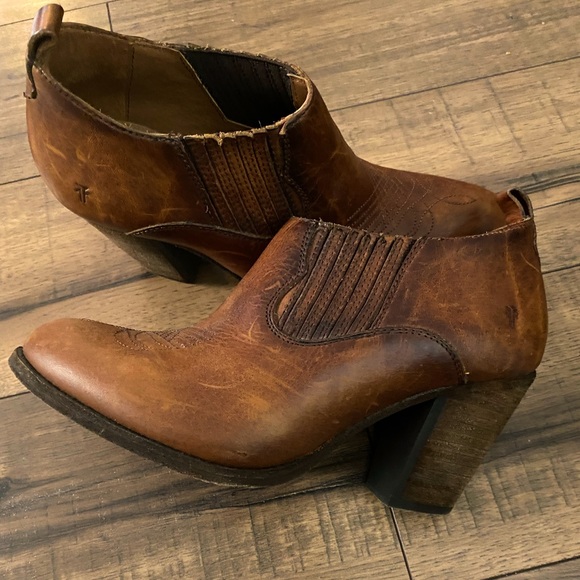 Frye Shoes - Frye Leather Ankle Boots Size 7.5